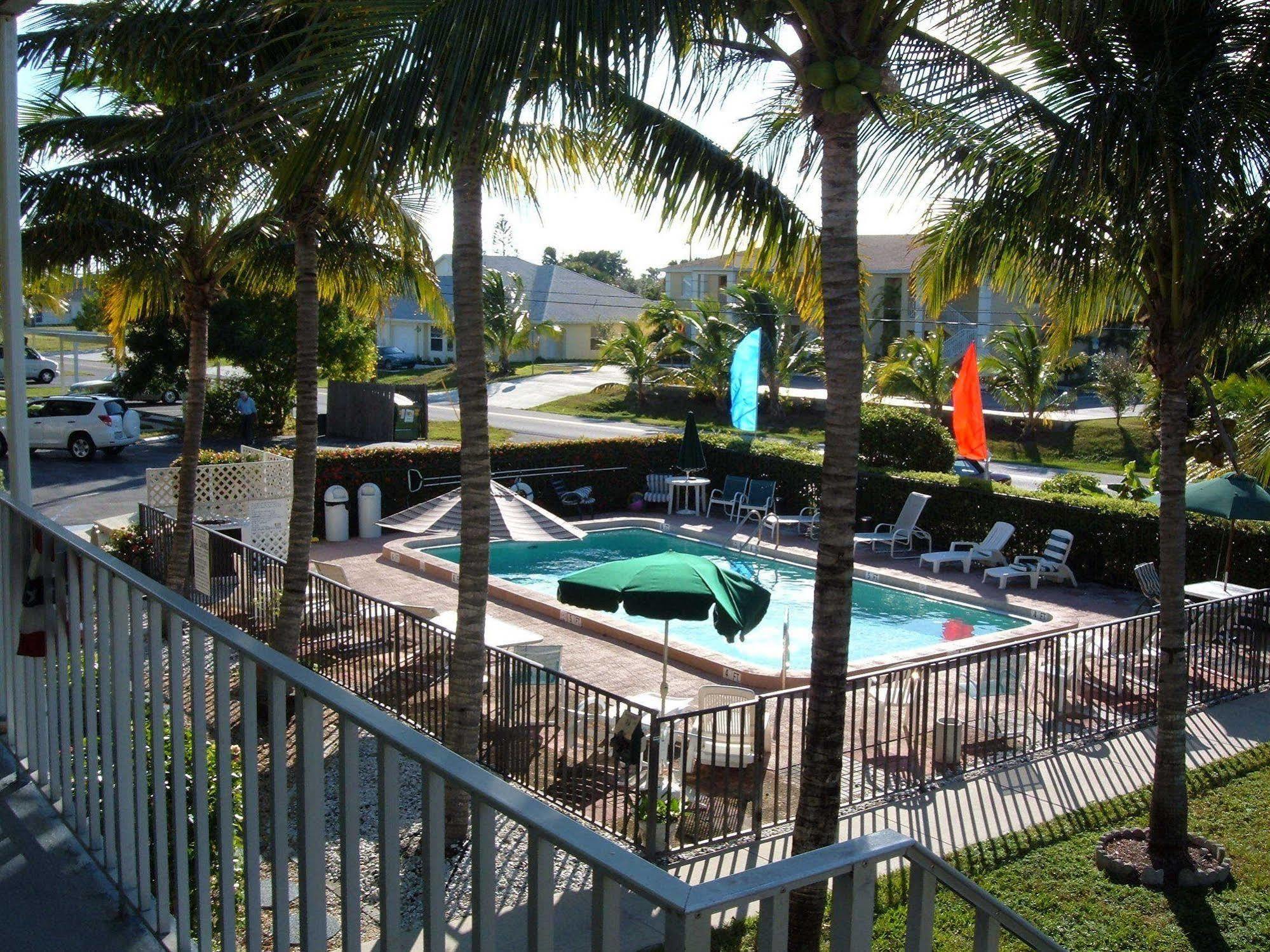 Hideaway Waterfront Resort Κέιπ Κόραλ Εξωτερικό φωτογραφία